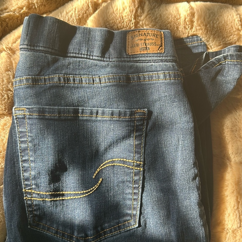 levi
